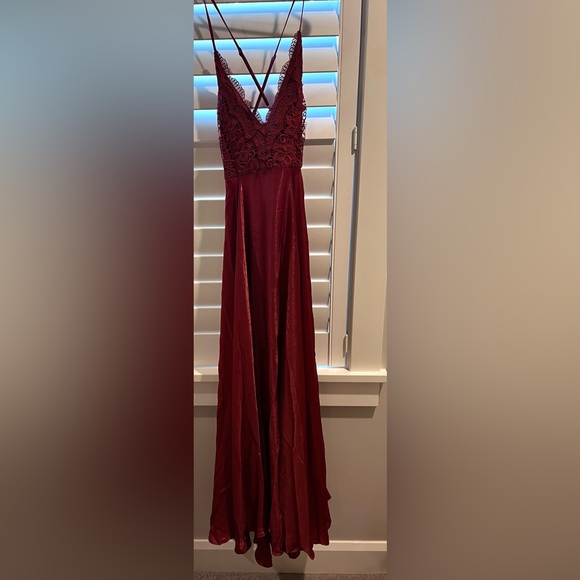 Small Cranberry Lace but Lined with Polyester Maxi Dress - Picture 7 of 7